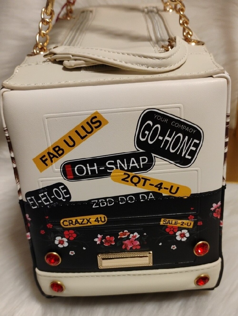 New CHERI 'Beauty' Novelty Volkswagen Bus Bag - Picture 4 of 10